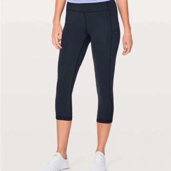 Lululemon Speed Up Crop 21” Leggings - Midnight Navy - Size 6 -‎ W6AL7S - Picture 1 of 5